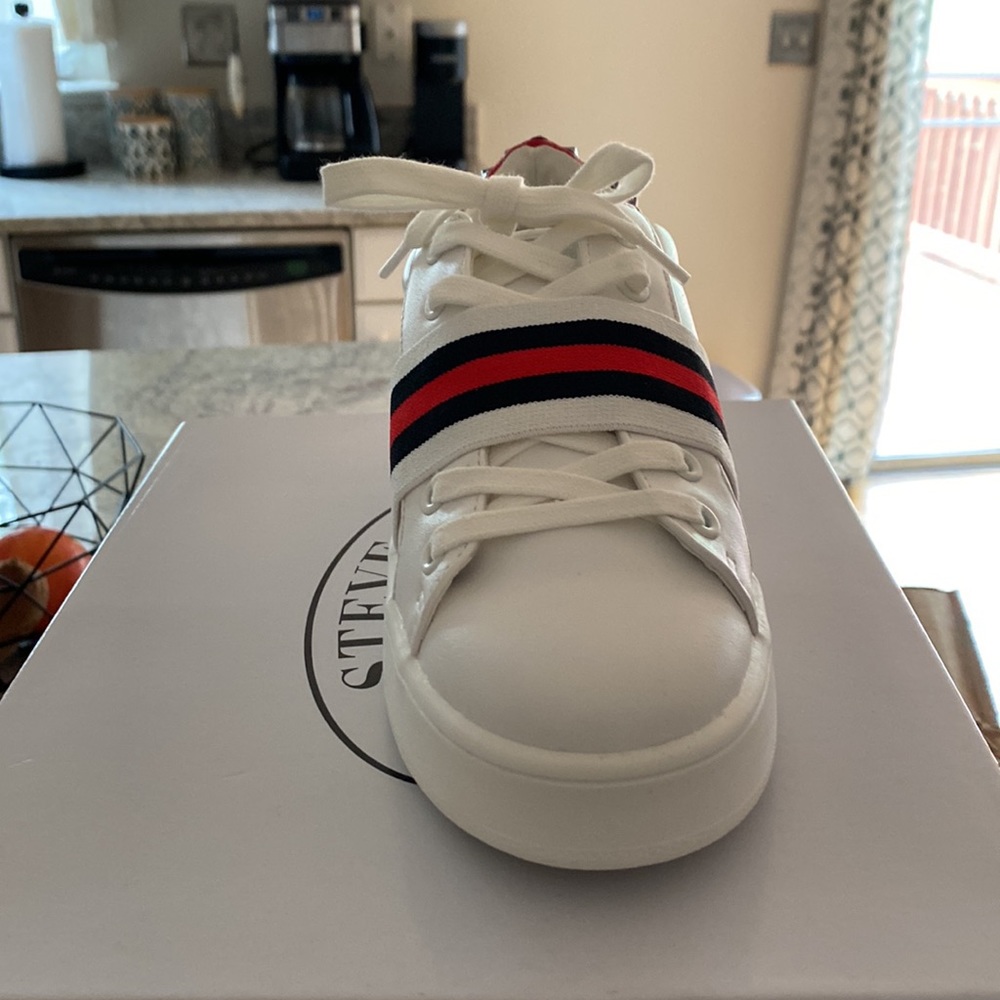 Steve Madden brand new sneakers!